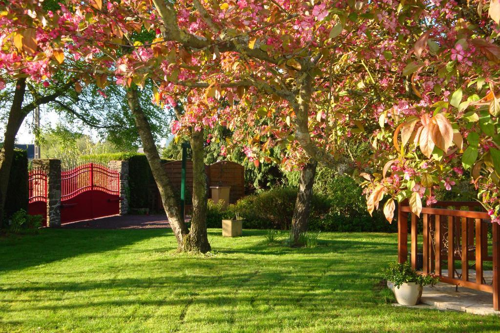 Au Jardin D'Eloise Bed and Breakfast Tremereuc Εξωτερικό φωτογραφία