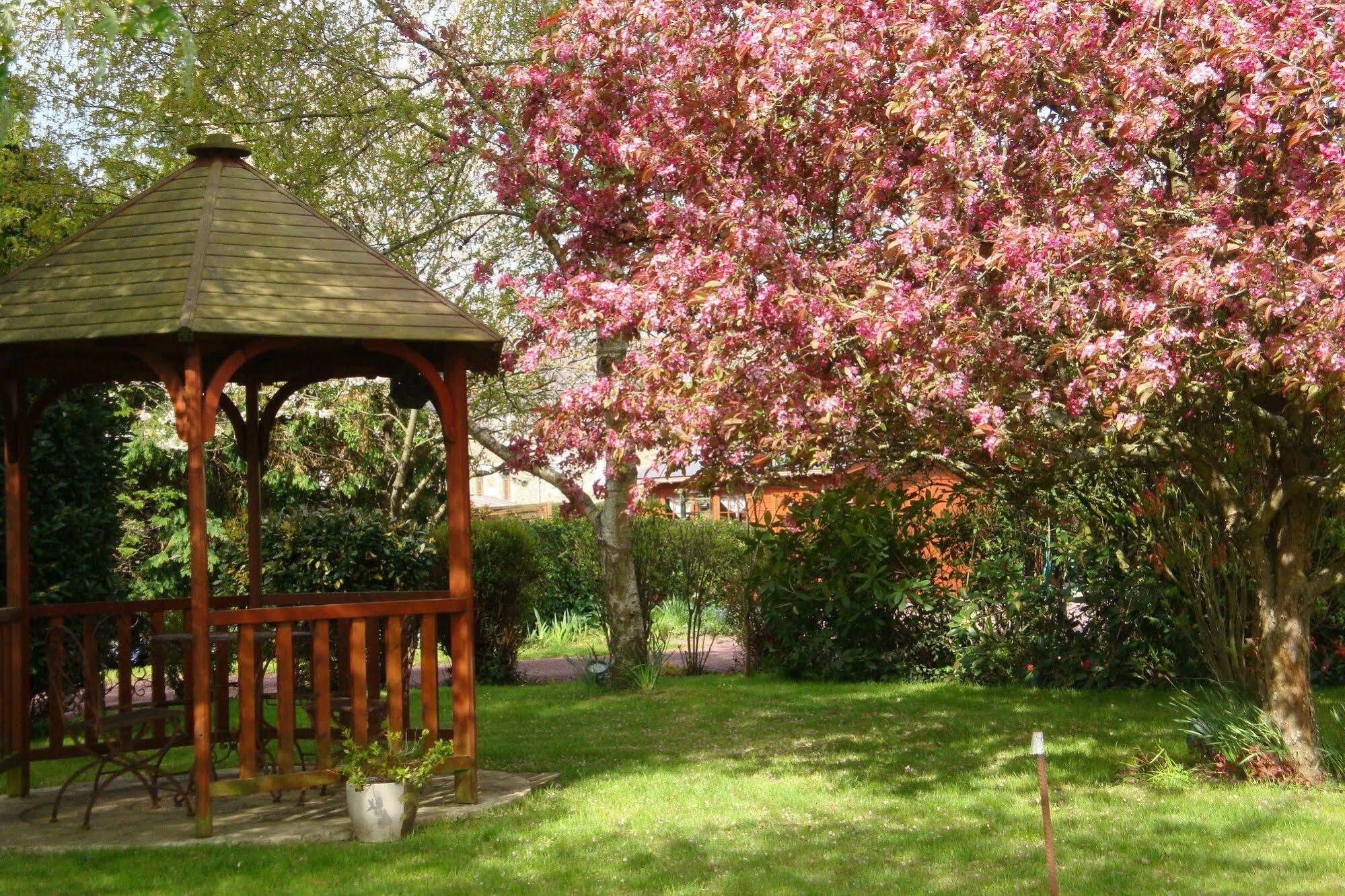 Au Jardin D'Eloise Bed and Breakfast Tremereuc Εξωτερικό φωτογραφία